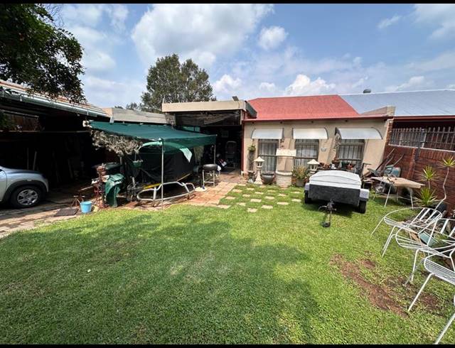 3 BEDROOM HOUSE FOR SALE IN MOUNTAIN VIEW